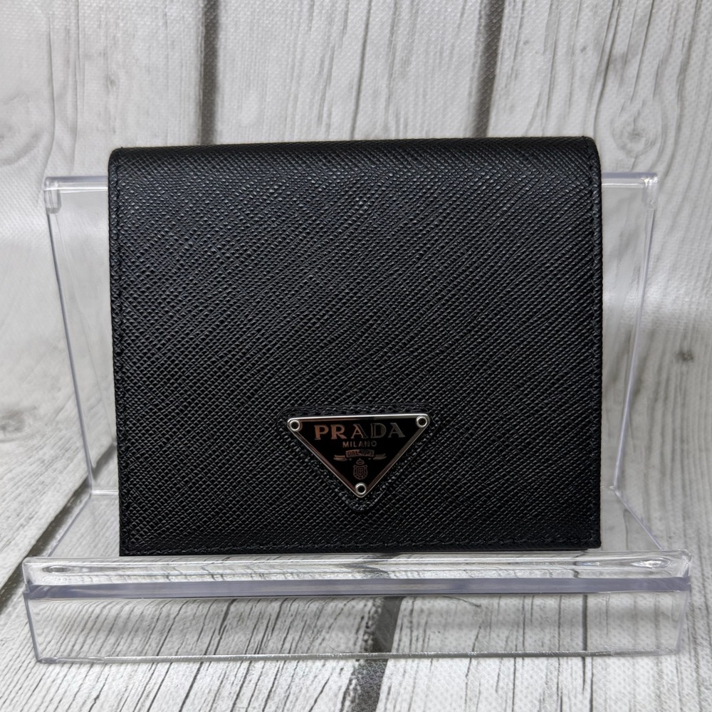 BRAND NEW Authentic PRADA Triangle Logo Saffiano Leather Bi-Fold Compact Wallet